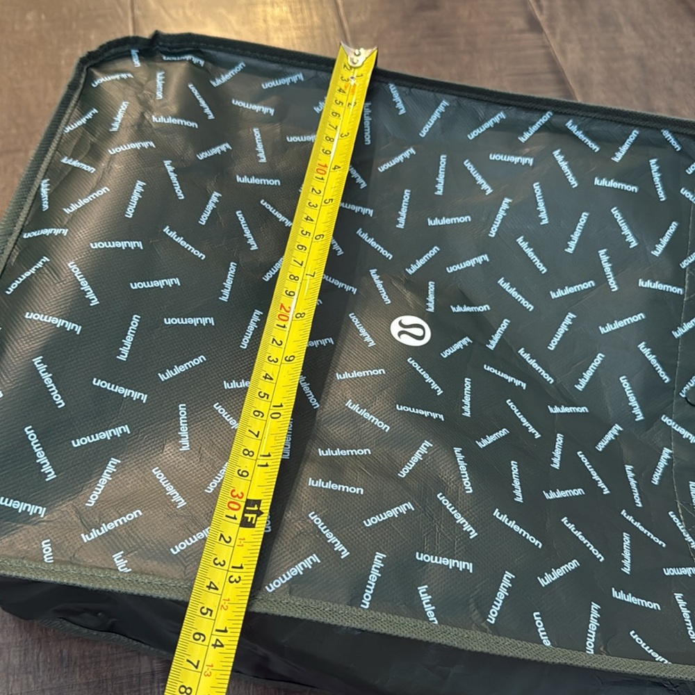 LARGE LULULEMON SHOPPING BAG - Picture 9 of 10